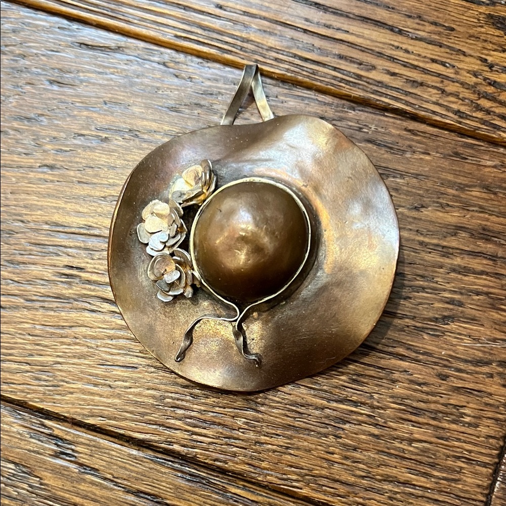 Necklace pendant